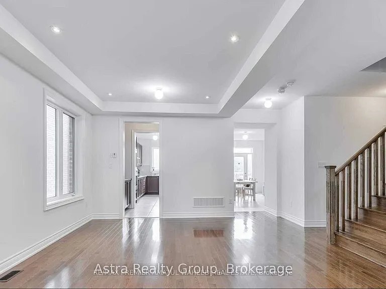 596 Mactier Dr — Photo 22