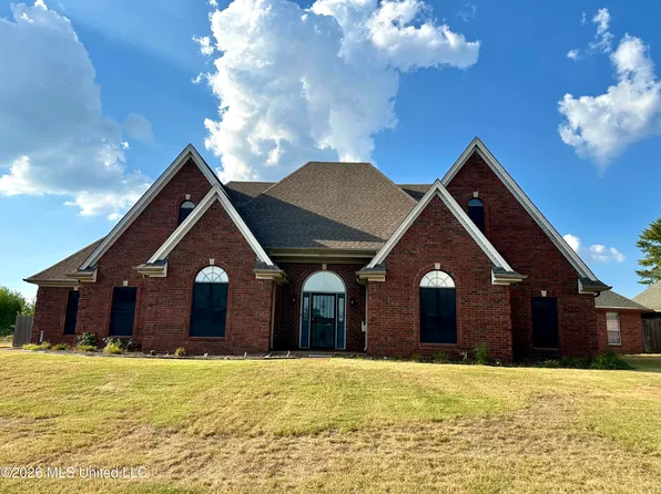 4651 Alden Lake Dr E, Horn Lake, MS 38637