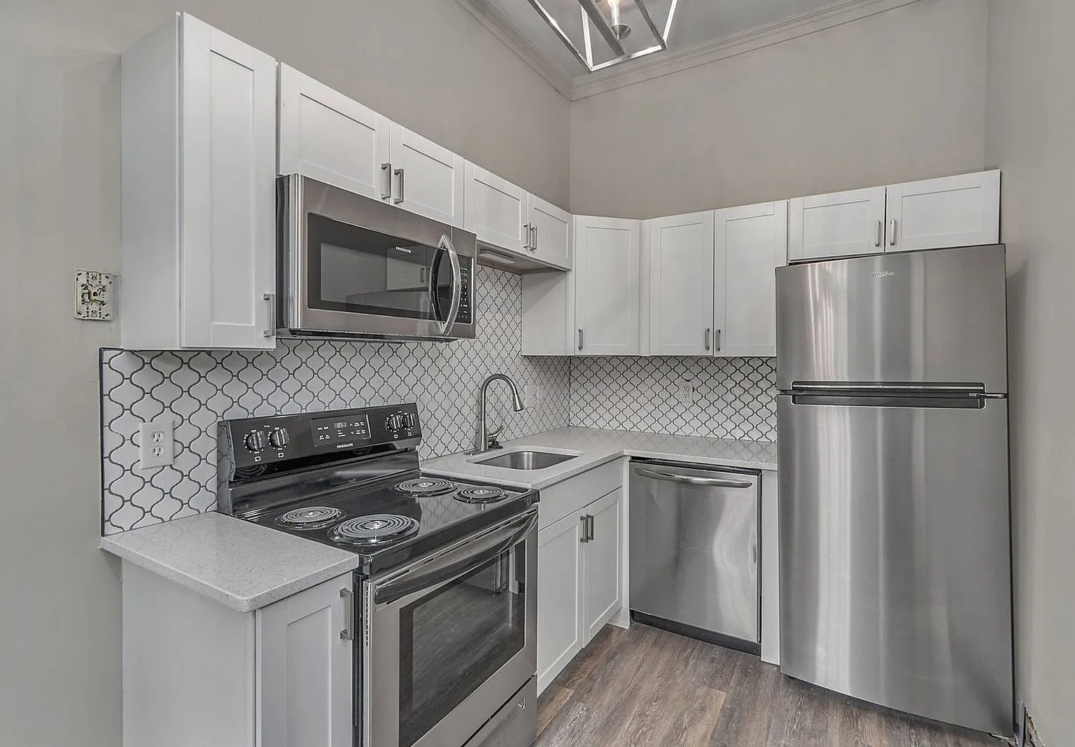 1 bed, 1.0 bath, $1,610 — Photo 1
