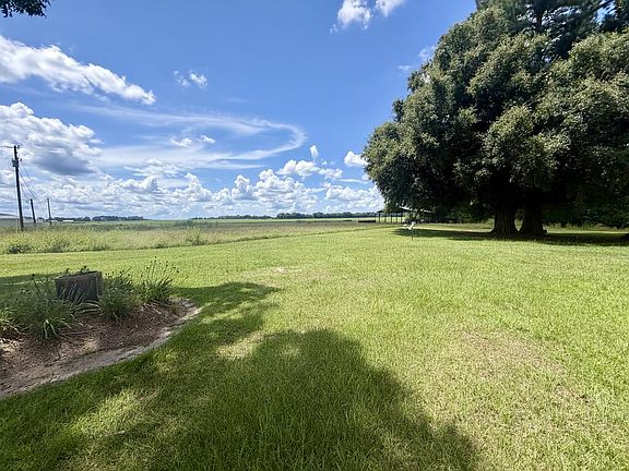 3rd image of 1045 County Road 109