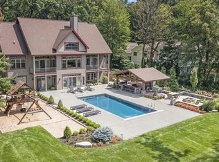 798 Pine Bay Ave, Holland, MI 49424