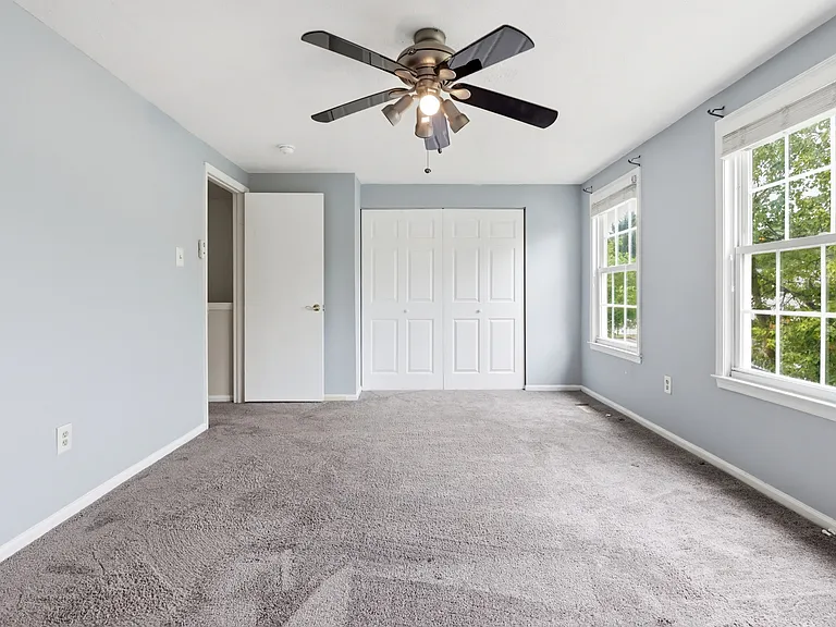 57 Shrewsbury Ct — Photo 18