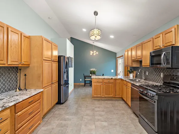 755 County Road F E, Vadnais Heights, MN 55127