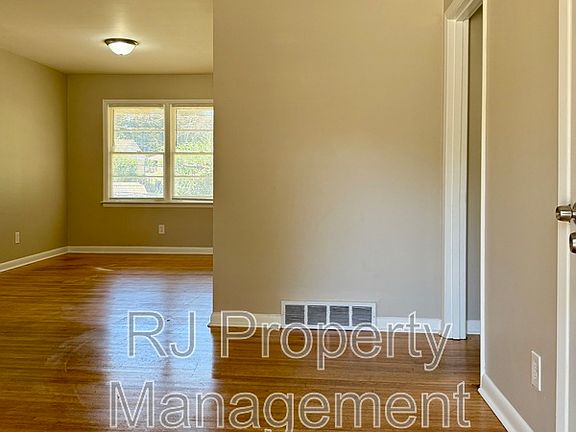 3rd image of 3307 Frayser View Dr
