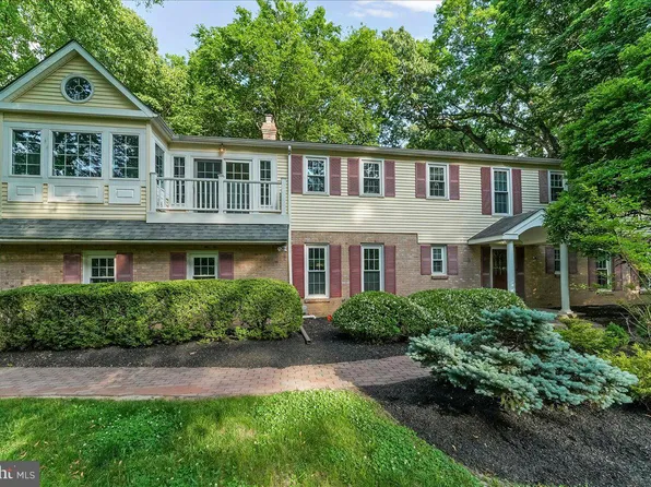 686 Limehouse Rd, Wayne, PA 19087