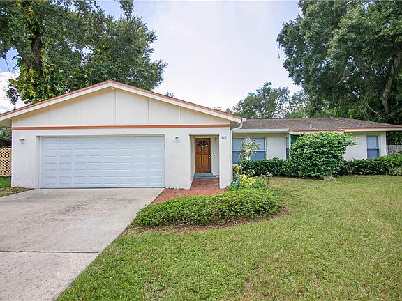 2nd image of 804 Queen Palm Ln