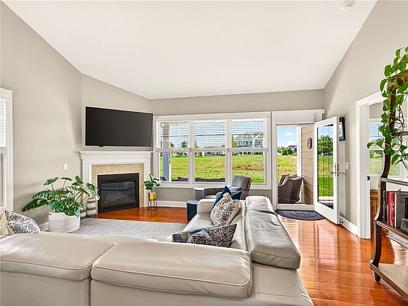 5th image of 212 Bretlyn Cir
