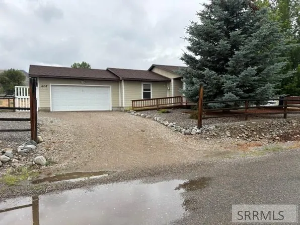 602 10th St, Salmon, ID 83467