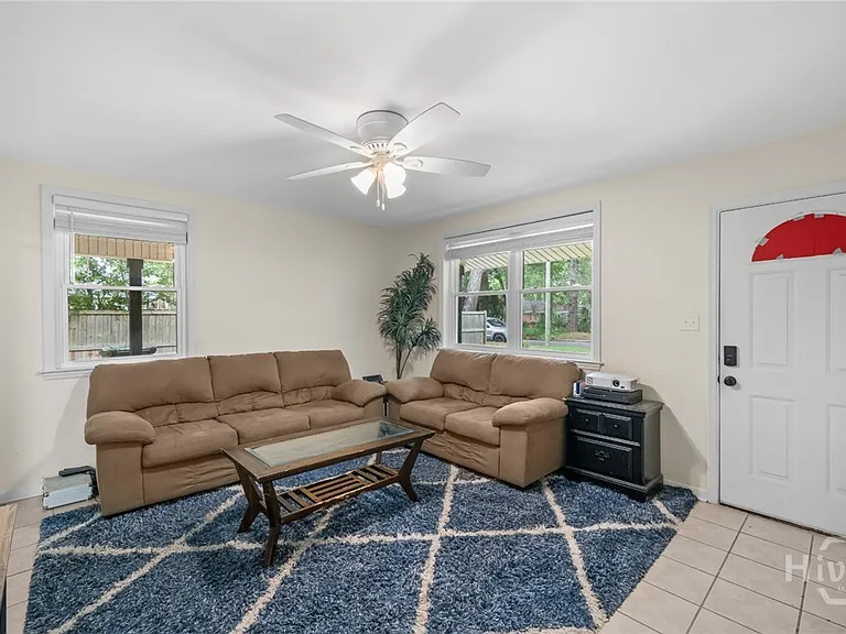 527 Red Oak Dr — Photo 9