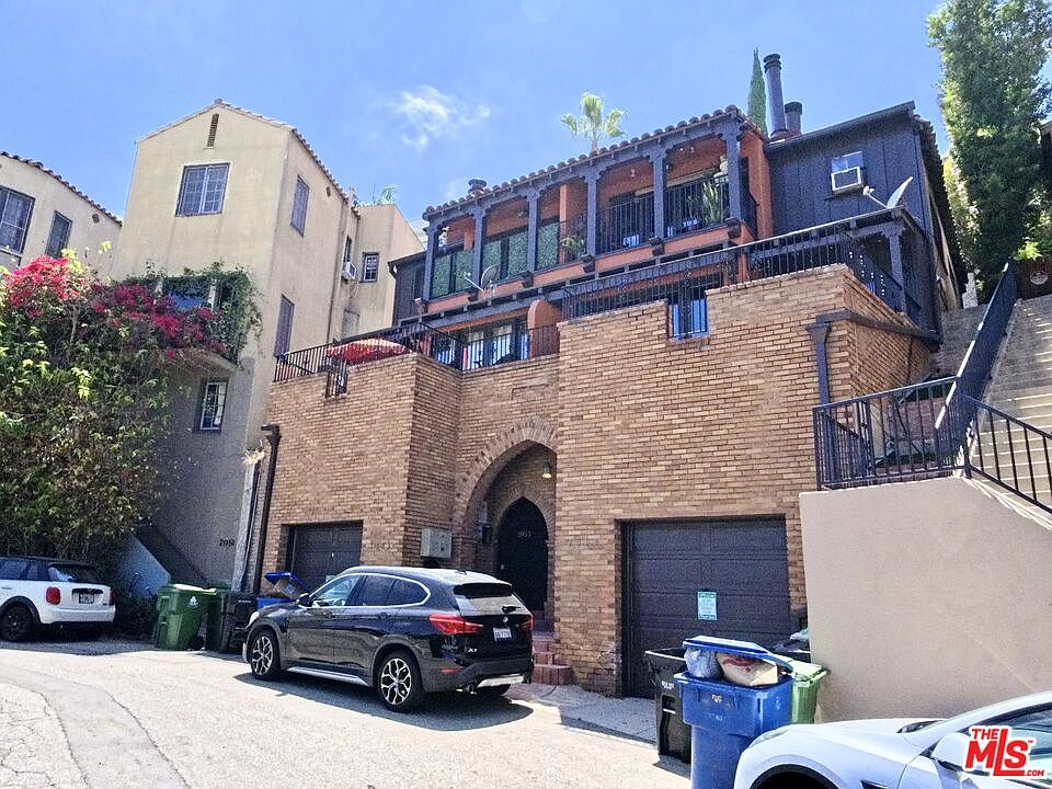 2nd image of 2053 Glencoe Way