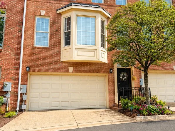 2536 Gadsby Pl, Alexandria, VA 22311