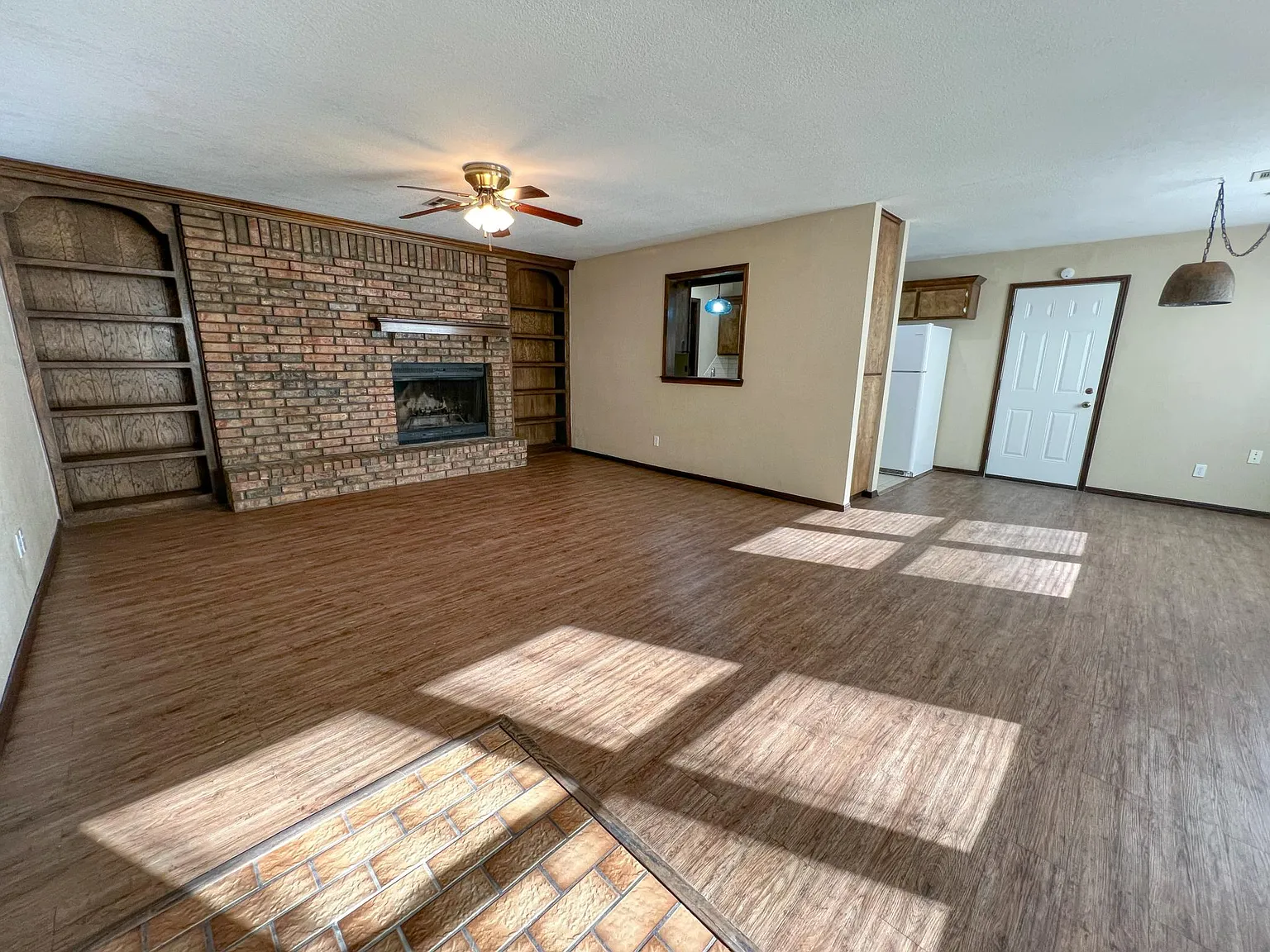 3 bed, 1294 sqft, $1,395 — Photo 3