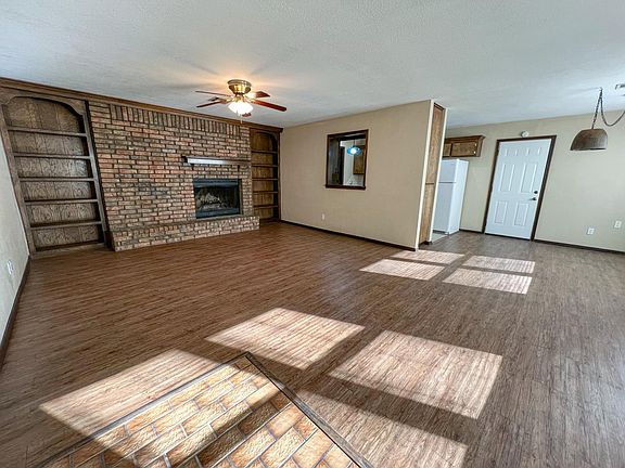 3rd image of 1307 Foltz Ln