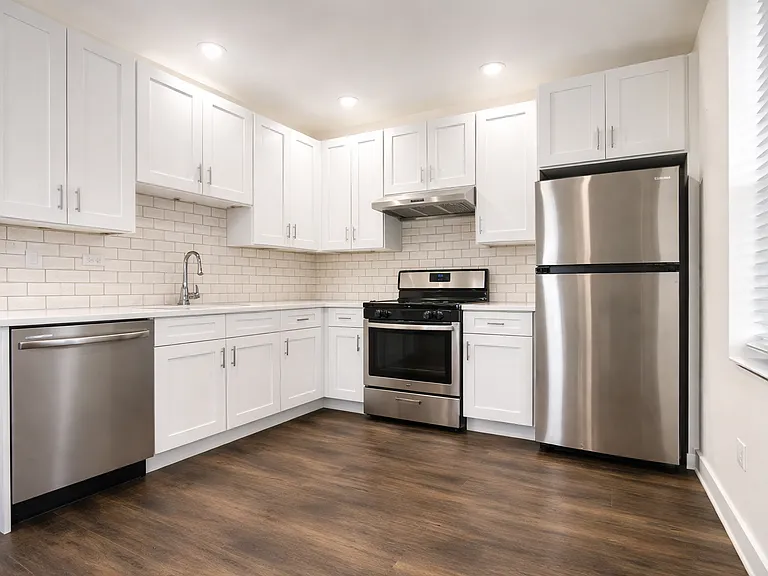 3809 S Lowe Ave #2R — Photo 4