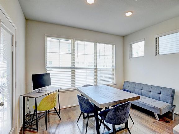 5th image of 3104 Roseland Terrace Ln