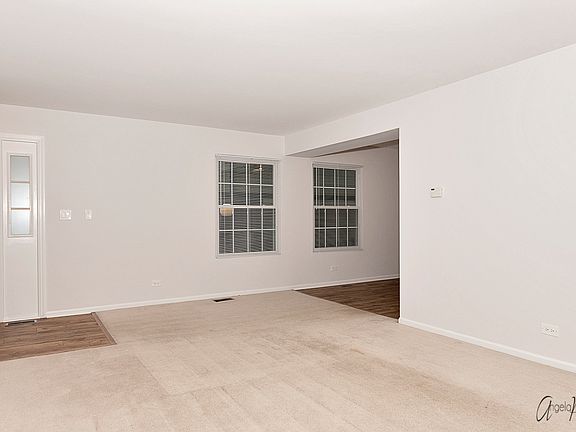 5th image of 382 Ashwood Ct #382