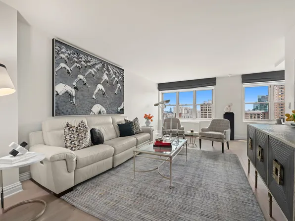 20 East 9th Street image 1 of 22