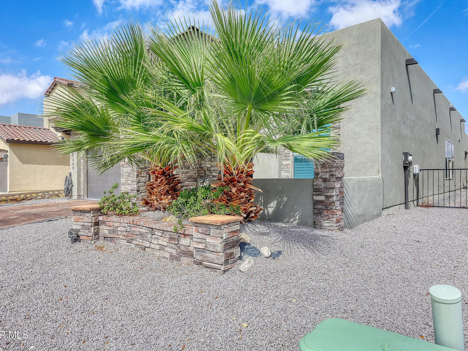 3 bed, 2.5 bath, 2041 sqft, $2,595 — Photo 3