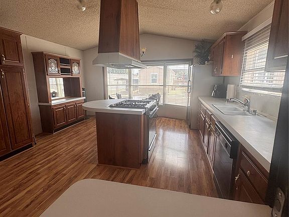 2nd image of 19 Darren Street