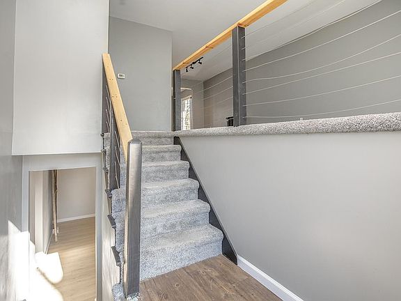 3rd image of 30415 N Meadow Brook Ln