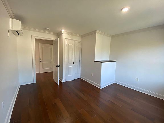 5th image of 41 Kensington Ave