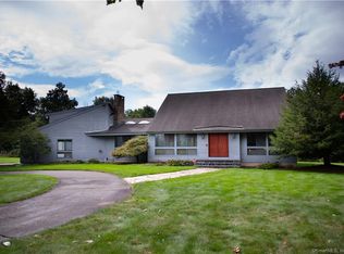 17 Watkins Rd, Bloomfield, CT 06002