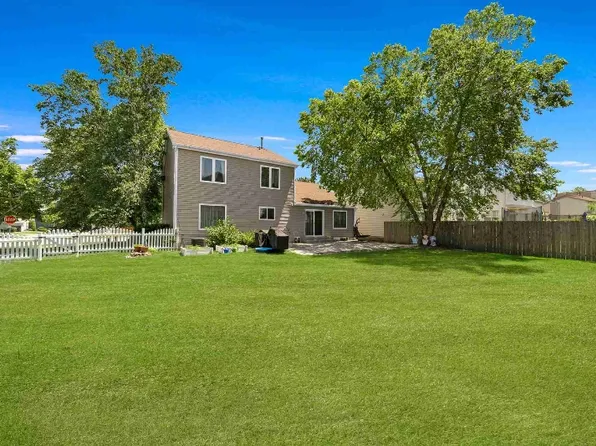 264 N Southport Rd, Mundelein, IL 60060