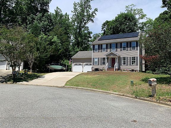 2nd image of 312 Sheppard Dr