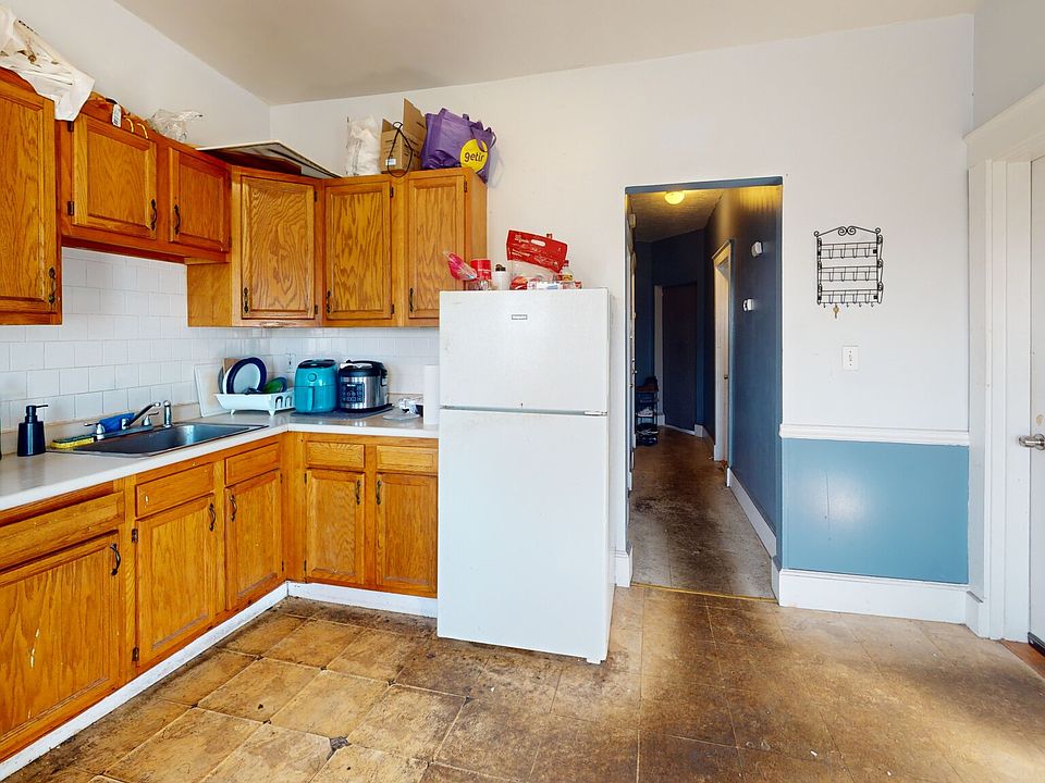 1st image of 36 Mozart St #3