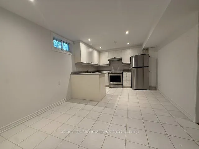 3 bed, $1,700 — Photo 2