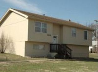 1213 S 7th St, Atchison, KS 66002