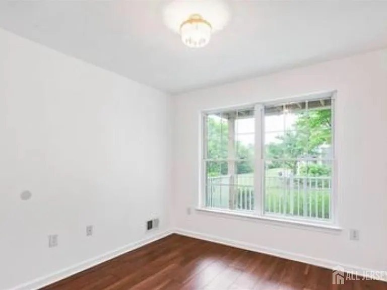 106 Chariot Ct — Photo 18