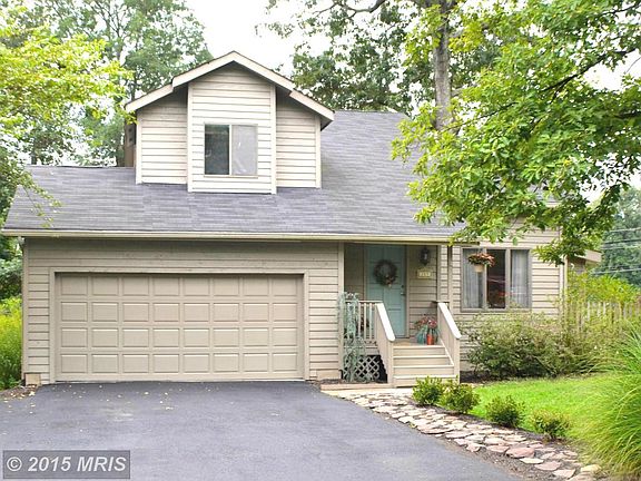 Off Street Parking w/2 Car Garage