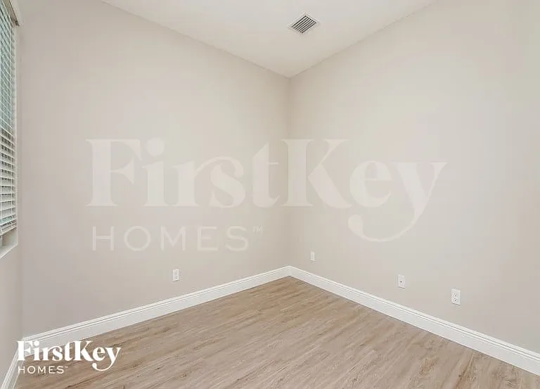 2420 San Filippo Dr SE — Photo 9