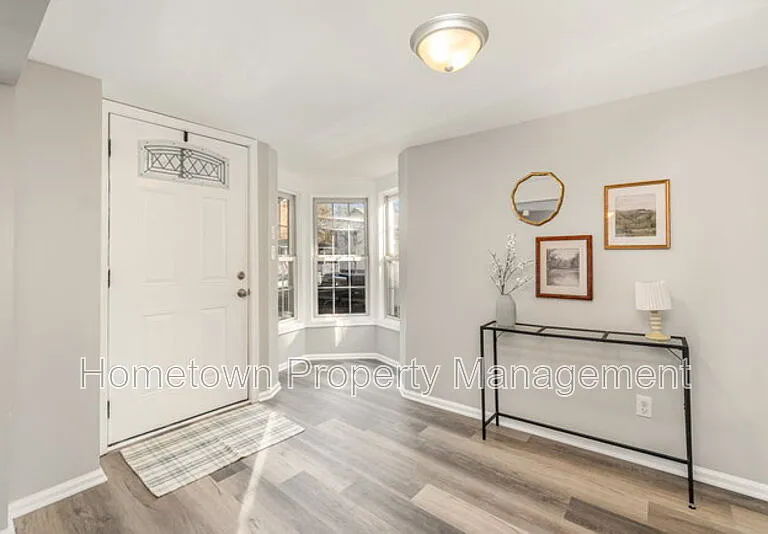 28 W Main St — Photo 3
