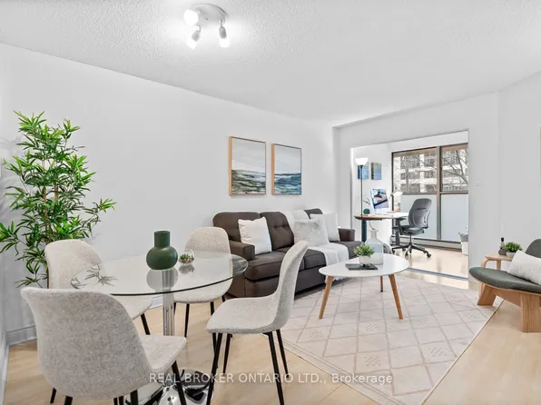 65 Scadding Ave #223, Toronto, ON M5A 4L1