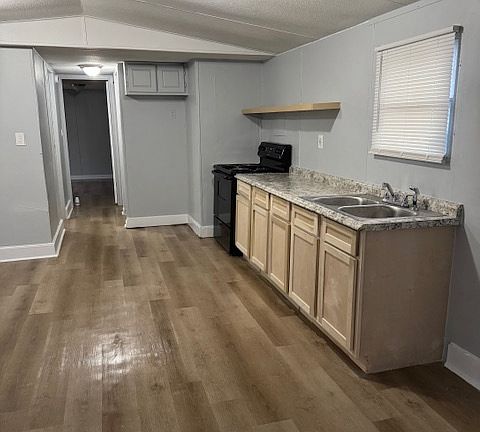 3rd image of 685 Old Branch Dr NW