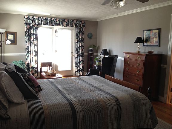 4th image of 322 Wyndhurst Dr
