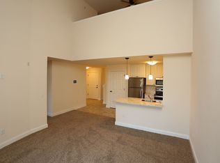 211 Lawn St UNIT 305, Hartland, WI 53029