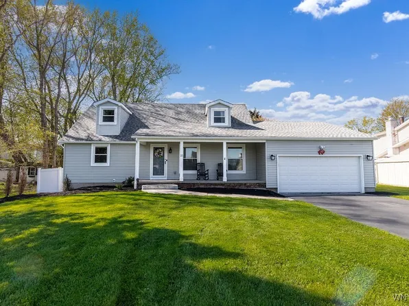 22 Brandywine Dr, Grand Island, NY 14072