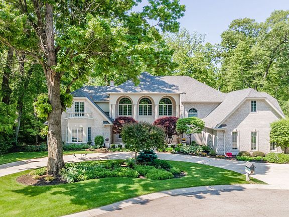 3rd image of 1227 Vanderbilt Dr