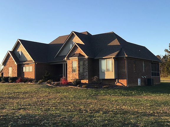 3rd image of 531 Davis Ln NW