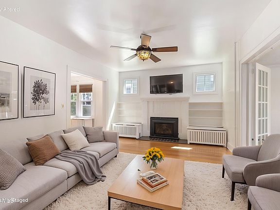 3rd image of 39 Hawthorne Avenue