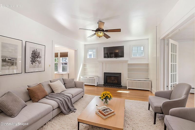 3rd image of 39 Hawthorne Avenue