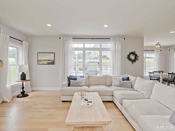 4th image of 4 Arbor Way