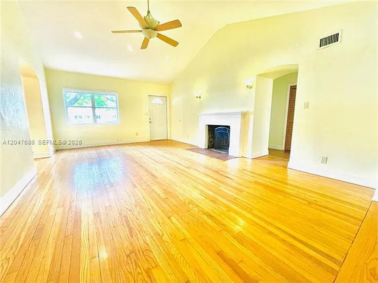 410 Pinecrest Dr #1 — Photo 19