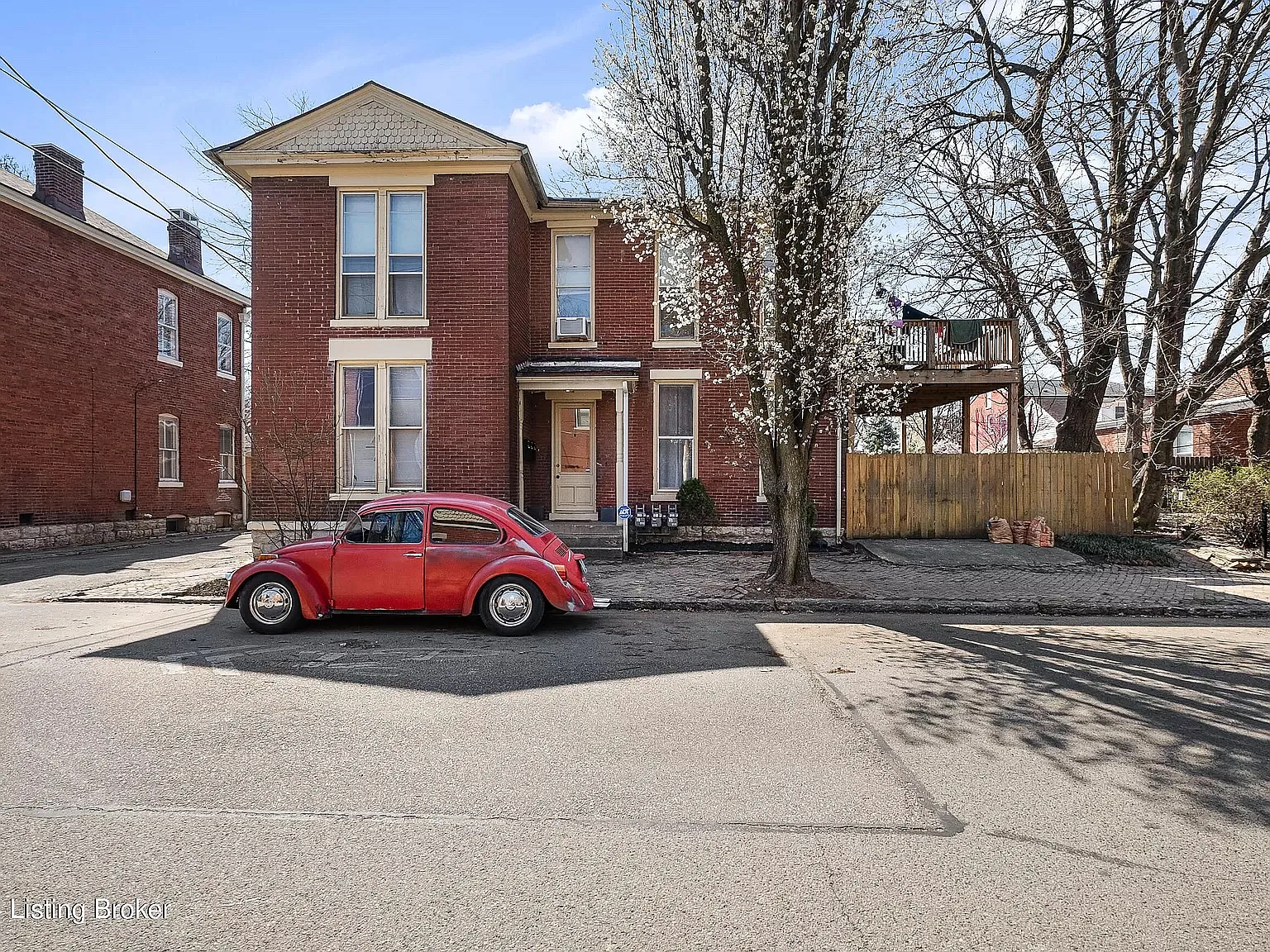 612 Zane St — Photo 1
