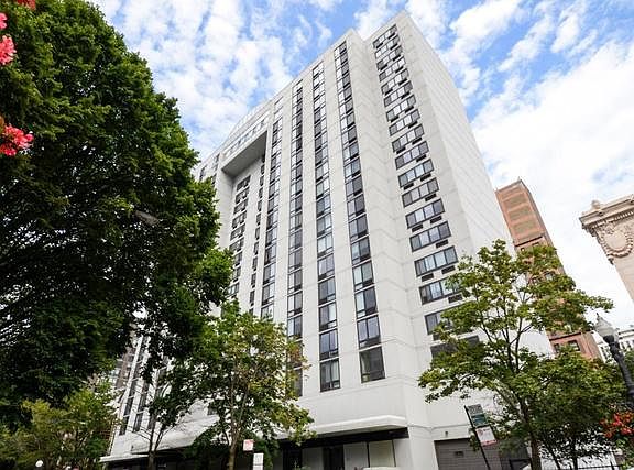 2nd image of 1221 N Dearborn Pkwy #804S