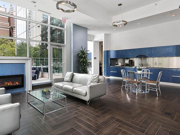4th image of 479 W Huron St #1