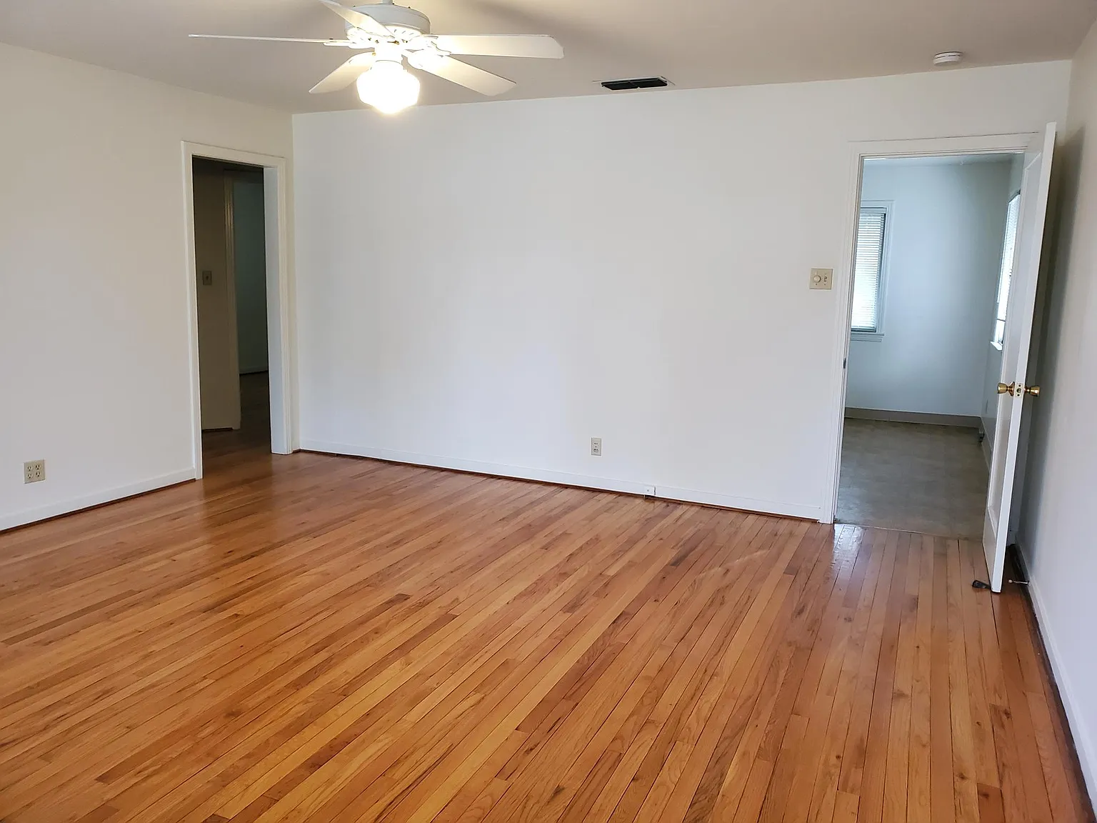 2 bed, 900 sqft, $2,600 — Photo 4